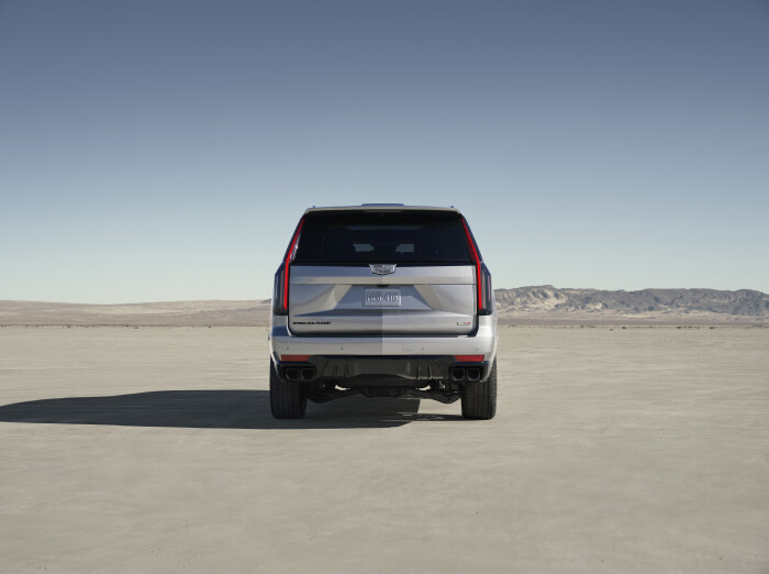 2023-Cadillac-Escalade-V-0538b1bb0867697d401.jpg