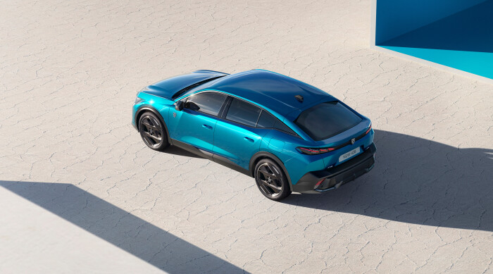 PEUGEOT_408PHEV_2206STYP_049518d81e1224dc5c1.jpg