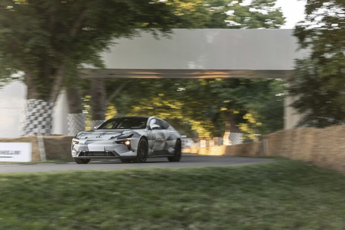 Polestar_5_electric_4-door_GT_to_debut_exclusive_new_Polestar_electric_powertrain-87e01470e4af46677.jpg
