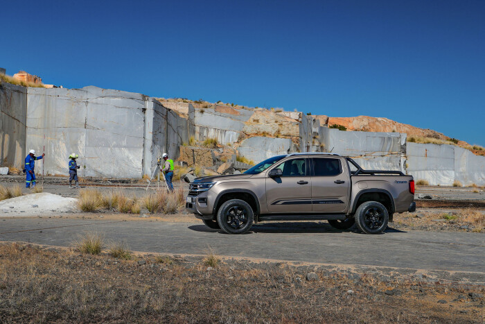 2023-Volkswagen-Amarok-Pickup_1USO_8349_8466623876d5f19d2d7a8de29.jpg