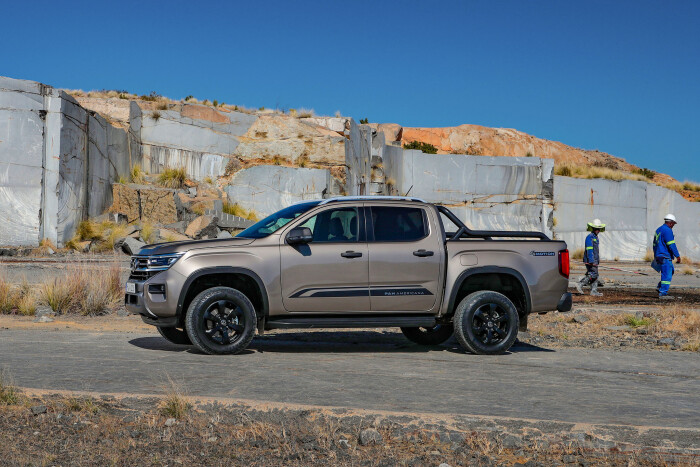 2023-Volkswagen-Amarok-Pickup_1USO_8358_346877545fb53b7e08cabcf10.jpg