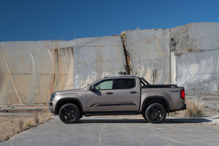 2023-Volkswagen-Amarok-Pickup_1USO_8388_1040374227eab74d1611e50418.jpg