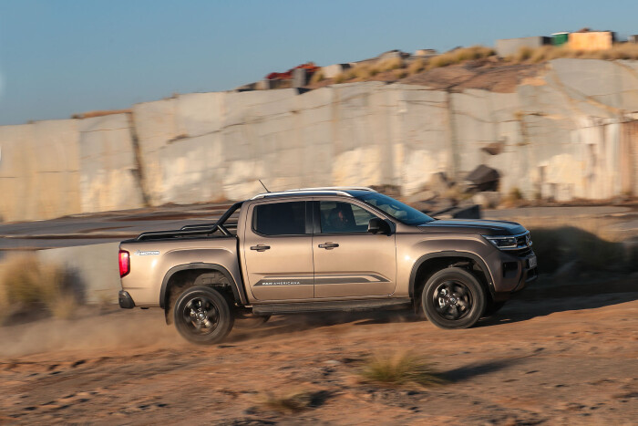 2023-Volkswagen-Amarok-Pickup_1USO_8601_16562637075a6f7c406af9c970.jpg
