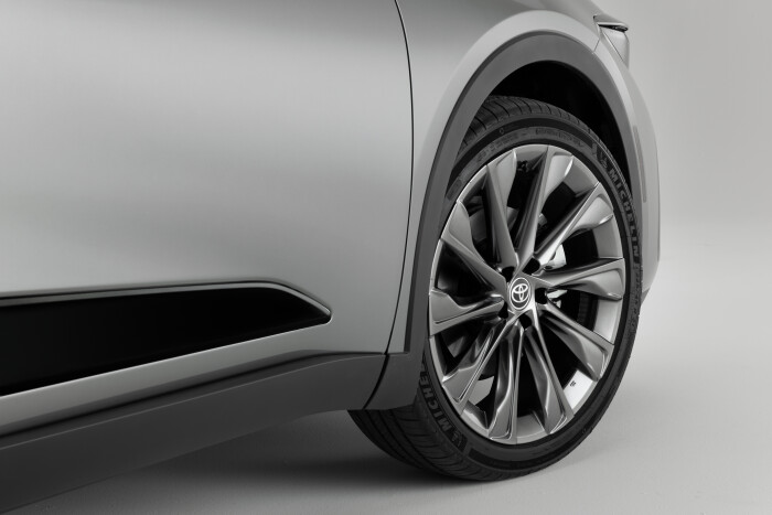 2023-Toyota-Crown_-Limited_Wheel4da687d8b75dd432.jpg