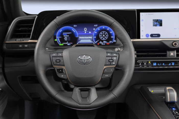 2023-Toyota-Crown_-Platinum_Steering-Wheel0c82e9717321cf03.jpg