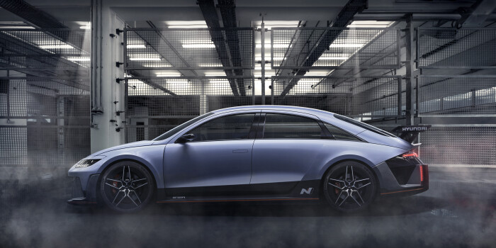 Large 50484 HyundaiMotorsNBrandUnveilsTwoRollingLabConceptsSignalingHigh PerformanceVisionforElectri