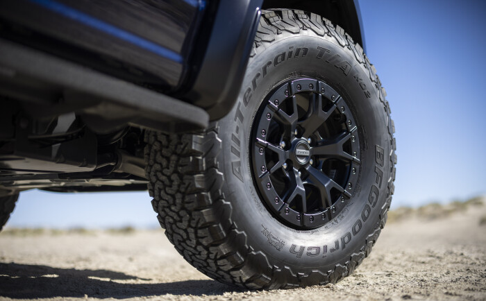 2023-F-150-Raptor-R_exterior_-Antimatter-Blue_-125d8ae39560c86d43.jpg