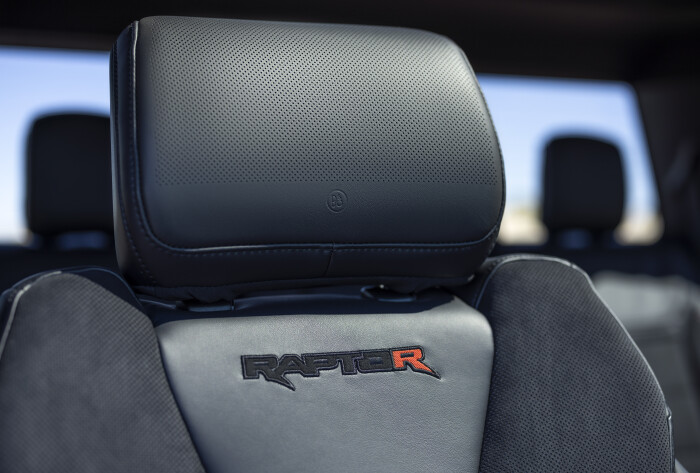 2023-F-150-Raptor-R_interior_079fe4a603eb705d2e.jpg