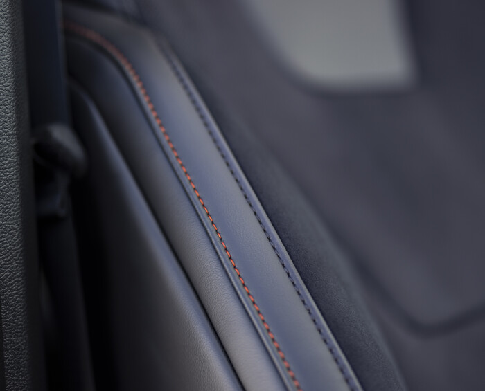2023-F-150-Raptor-R_interior_08d1504e4eb90d3022.jpg
