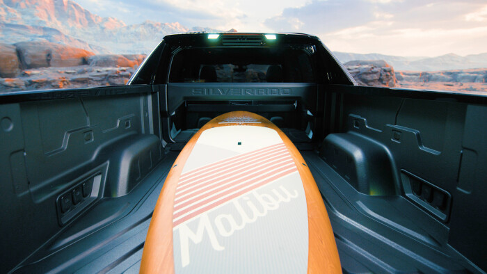 2024-Silverado-EV-RST-007c70edca354486e65.jpg