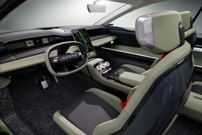 VISION7S_interior_dashboard_driving_modeb3f0b041936d7dbd.jpg