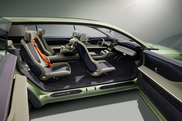 VISION7S_interior_space7e9dc2c6b81ea7a8.jpg
