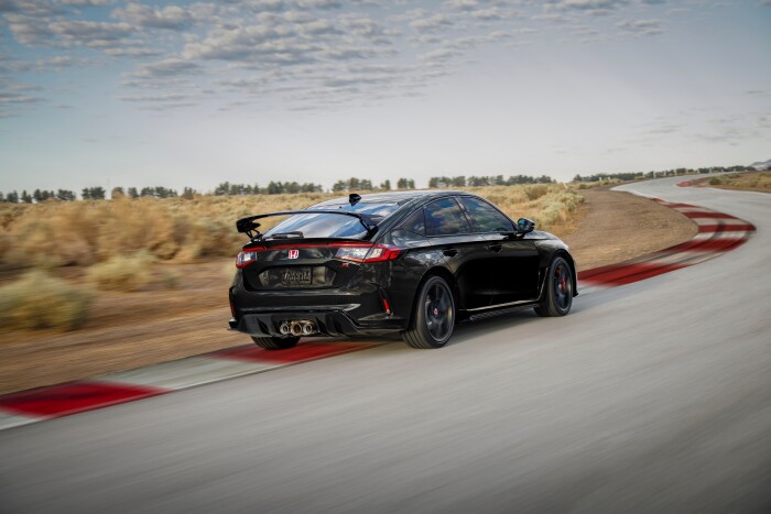2023_Civic_TypeR_0005eeb54fe97d5e862f.jpg