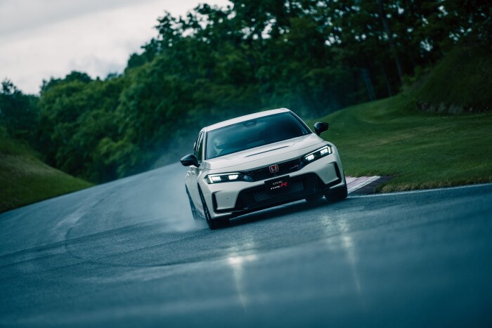2023_Civic_TypeR_0029_11_JapaneseMarketModel55bc5b0a0954cb8a.jpg