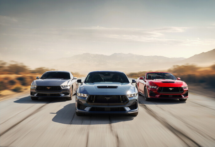 2024-Mustang-Family1f4df69a7c7e3e5e.jpg