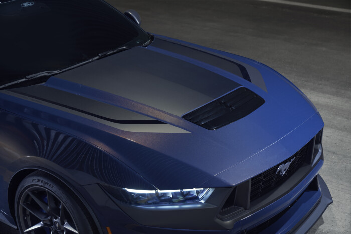 Mustang-Dark-Horse-0390031e314eb26607.jpg