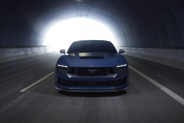 Mustang-Dark-Horse-087fdc7912d5af51d9.jpg