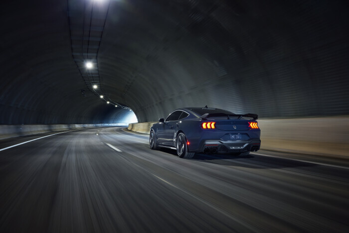 Mustang-Dark-Horse-125377aa06d05cb522.jpg