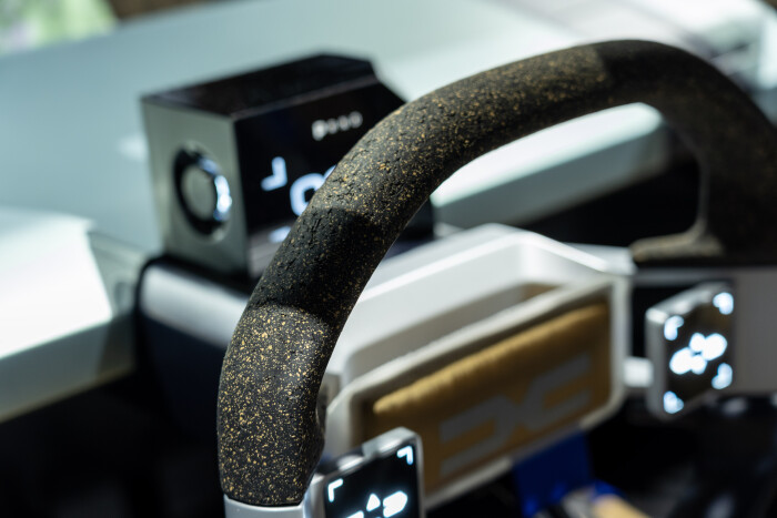 DaciaManifestoConcept-CorkSteeringWheel-Detail15dd3450979bbd744.jpg