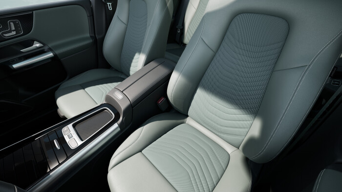 Mercedes-Benz B-Class; exterior: digital white; progressive line Mercedes-Benz B-Class; exterior: di