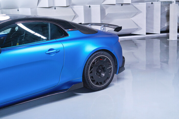 R34plongeArriere102f7a60e0c59ec02.jpg
