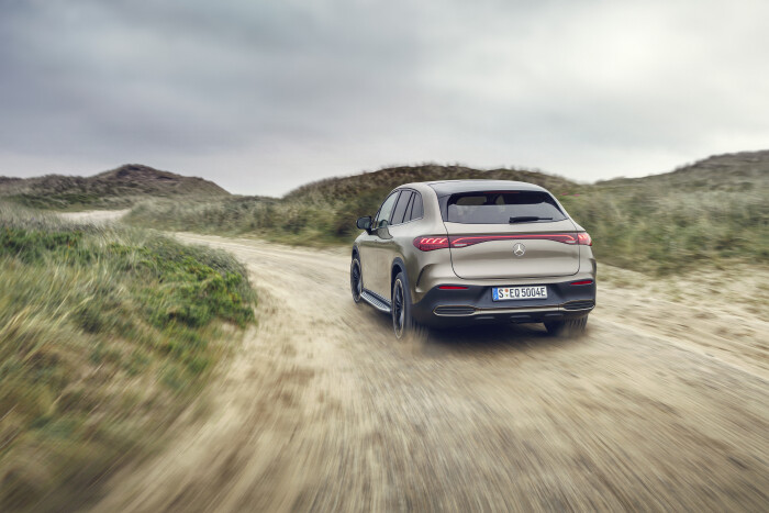 Mercedes-EQ. EQE SUV. AMG Line Exterior, Night Package, Velvet brown metallic, 22" AMG multi-spoke l