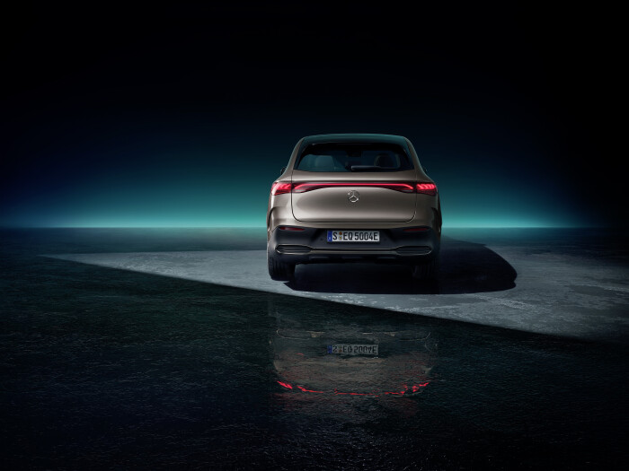 Mercedes-EQ. EQE SUV. AMG Line Exterior, Night Package, Velvet brown metallic, 22" AMG multi-spoke l