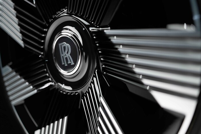 14SPECTREUNVEILEDTHEFIRSTFULLY-ELECTRICROLLS-ROYCE_WHEEL8975fafe377b4b1b.jpg