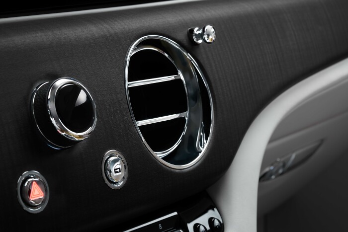 18_SPECTREUNVEILEDTHEFIRSTFULLY-ELECTRICROLLS-ROYCE_VENEER16d535388f03bae4.jpg