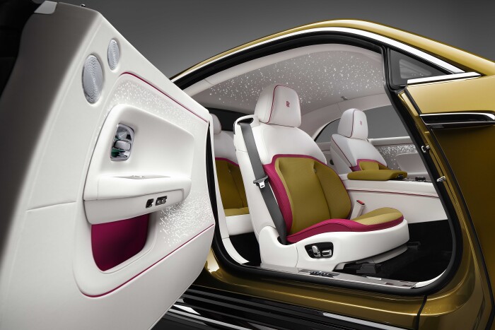 1_SPECTREUNVEILEDTHEFIRSTFULLY-ELECTRICROLLS-ROYCE_DOORCABINLIGHT51b8a62f86ce9110.jpg