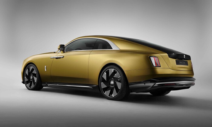 4_SPECTREUNVEILEDTHEFIRSTFULLY-ELECTRICROLLS-ROYCE_REAR3_465e5bf306483b17b.jpg