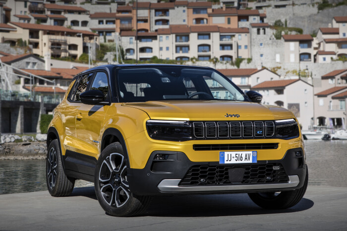 JeepAvenger120c7323382da7b3af.jpg