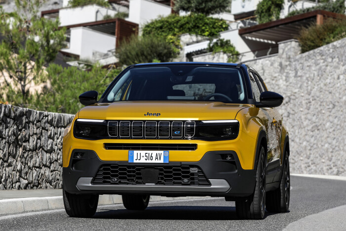 JeepAvenger15c08ce46d77caa622.jpg