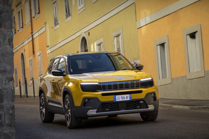 JeepAvenger23e4c5a0ce1e077140.jpg