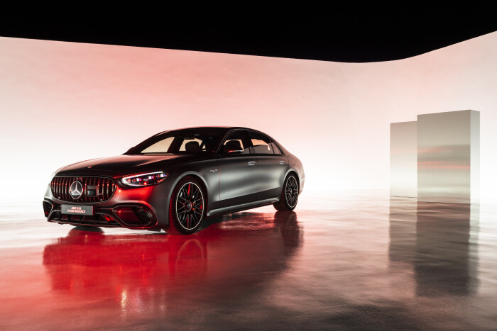 Mercedes-AMG S 63 E PERFORMANCE (Angaben WLTP | Kraftstoffverbrauch gewichtet, kombiniert: 4,4 l/100