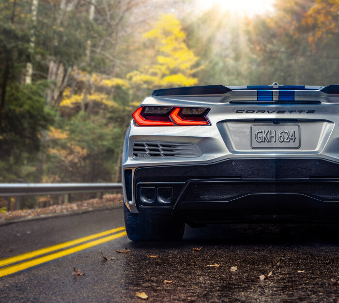 2024-chevrolet-corvette-e-ray-3lz-008bae299f5f438c70d.jpeg