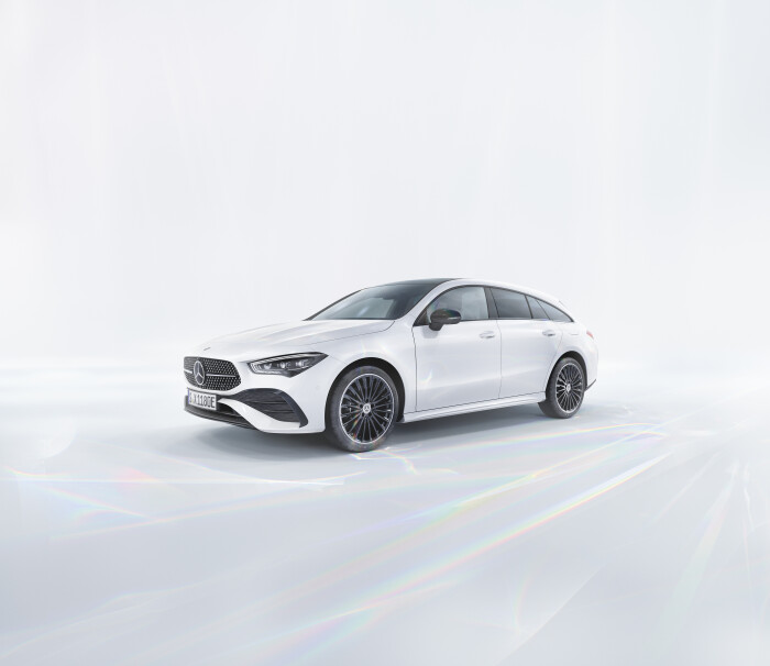 Mercedes-Benz CLA 250 e Shooting Brake: fuel consumption combined, weighted (WLTP preliminary) 1.1-0.8 l/100 km, electricity consumption combined, weighted (WLTP preliminary) 17.2-15.1 kWh/100 km, CO2 emissions combined, weighted (WLTP preliminary) 26-19 g/km. Data on fuel consumption, CO2 emissions, power consumption and range are provisional and have been determined internally in accordance with the WLTP test procedure certification method. To date, there are neither confirmed values from an officially recognised testing organisation nor an EC type approval nor a certificate of conformity with official values. Differences between the stated figures and the official figures are possible. Mercedes-Benz CLA 250 e Shooting Brake: fuel consumption combined, weighted (WLTP preliminary) 1.1-0.8 l/100 km, electricity consumption combined, weighted (WLTP preliminary) 17.2-15.1 kWh/100 km, CO2 emissions combined, weighted (WLTP preliminary) 26-19 g/km. Data on fuel consumption, CO2 emissions, power consumption and range are provisional and have been determined internally in accordance with the WLTP test procedure certification method. To date, there are neither confirmed values from an officially recognised testing organisation nor an EC type approval nor a certificate of conformity with official values. Differences between the stated figures and the official figures are possible.