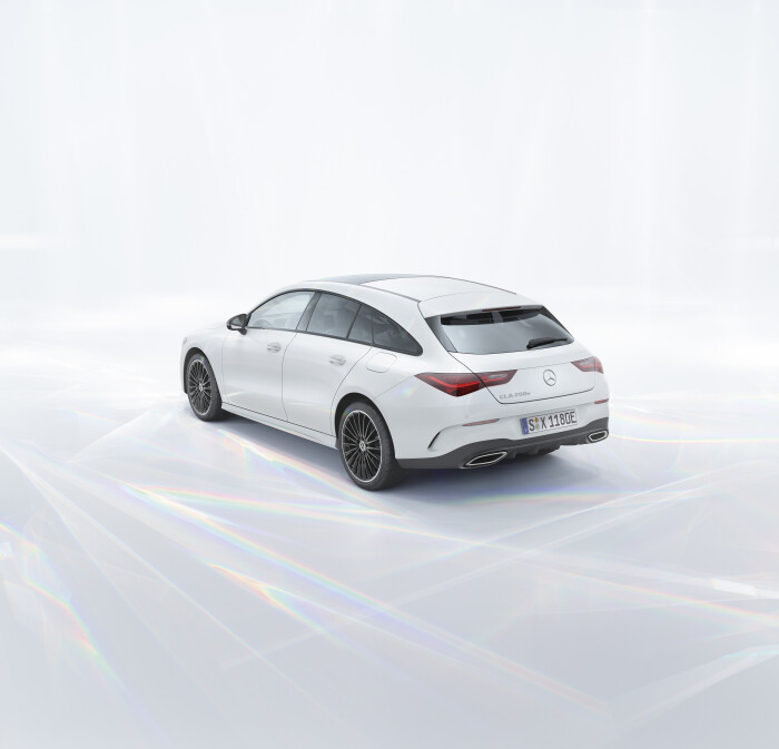 Mercedes-Benz CLA 250 e Shooting Brake: fuel consumption combined, weighted (WLTP preliminary) 1.1-0.8 l/100 km, electricity consumption combined, weighted (WLTP preliminary) 17.2-15.1 kWh/100 km, CO2 emissions combined, weighted (WLTP preliminary) 26-19 g/km. Data on fuel consumption, CO2 emissions, power consumption and range are provisional and have been determined internally in accordance with the WLTP test procedure certification method. To date, there are neither confirmed values from an officially recognised testing organisation nor an EC type approval nor a certificate of conformity with official values. Differences between the stated figures and the official figures are possible. Mercedes-Benz CLA 250 e Shooting Brake: fuel consumption combined, weighted (WLTP preliminary) 1.1-0.8 l/100 km, electricity consumption combined, weighted (WLTP preliminary) 17.2-15.1 kWh/100 km, CO2 emissions combined, weighted (WLTP preliminary) 26-19 g/km. Data on fuel consumption, CO2 emissions, power consumption and range are provisional and have been determined internally in accordance with the WLTP test procedure certification method. To date, there are neither confirmed values from an officially recognised testing organisation nor an EC type approval nor a certificate of conformity with official values. Differences between the stated figures and the official figures are possible.