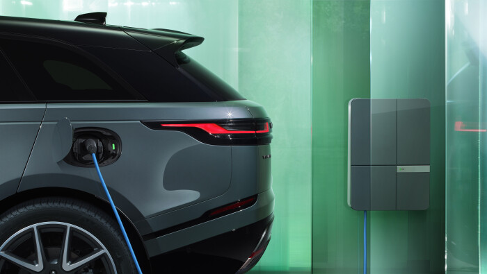 RR_Velar_24MY_Detail_10_0102237b05dcc6e527abda.jpeg