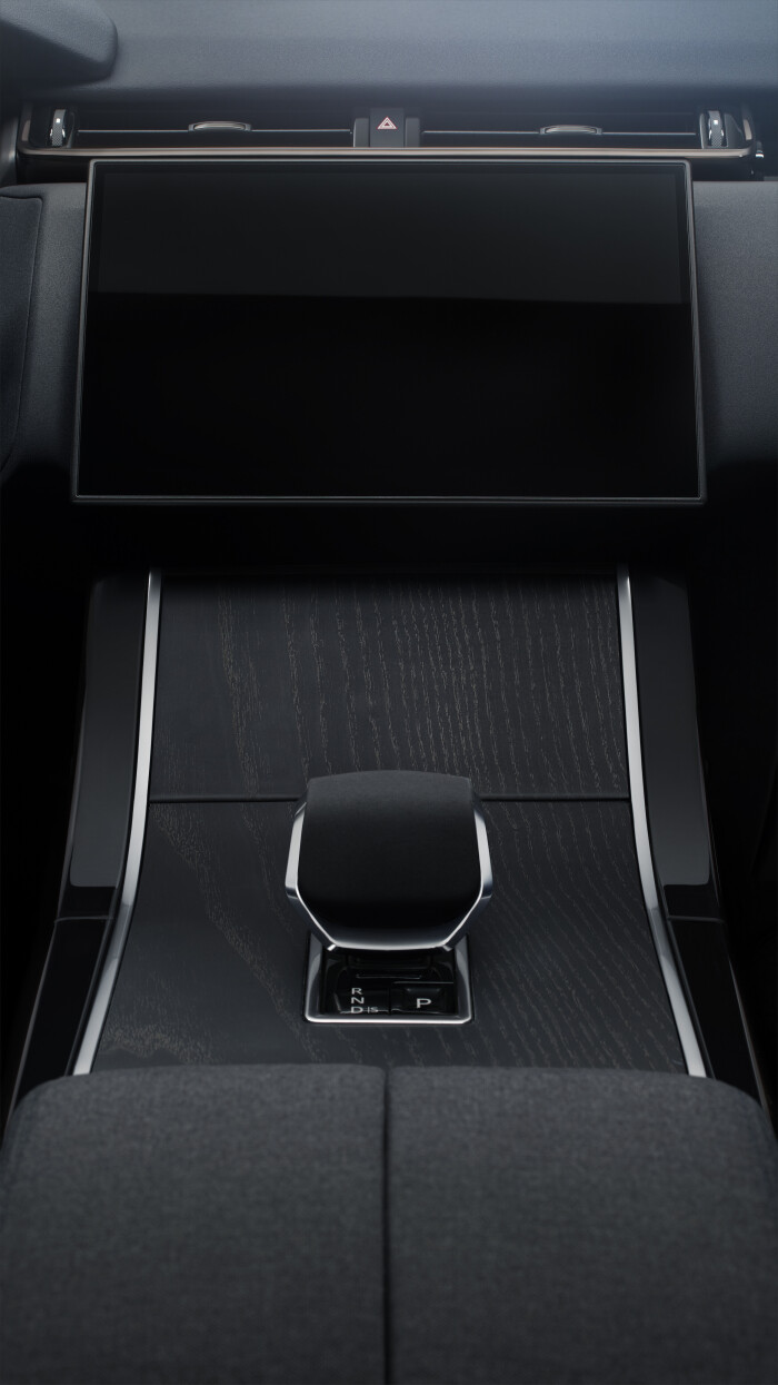 RR_Velar_24MY_Interior_12_010223b3012a666633283c.jpeg