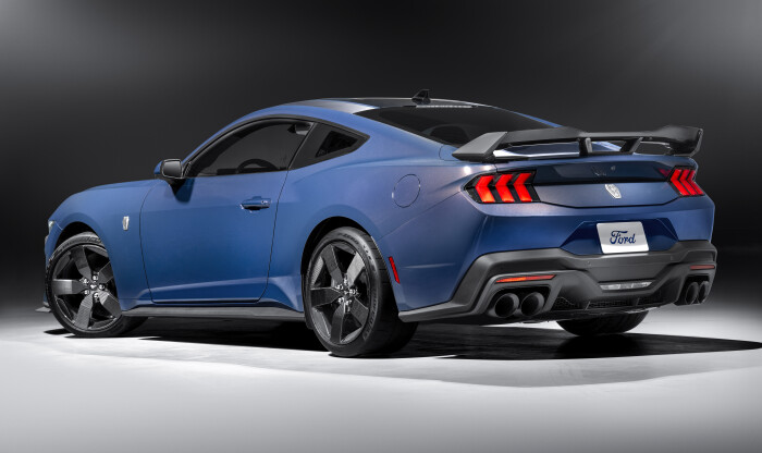 Mustang-Dark-Horse-Carbon-Fiber-Wheels_02d3a0afffaba159e0.jpeg