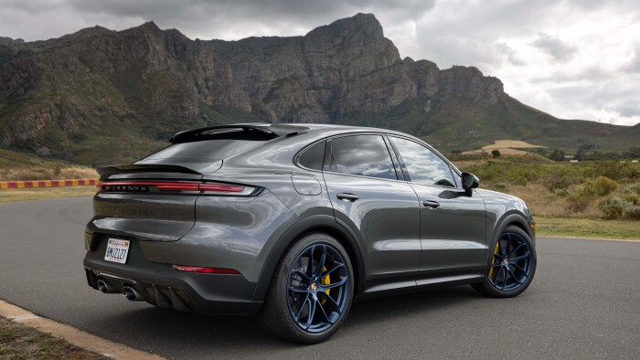 2024-The-new-Cayenne-Turbo-GT-newcarscoops-com_4e02695b752664493.jpeg
