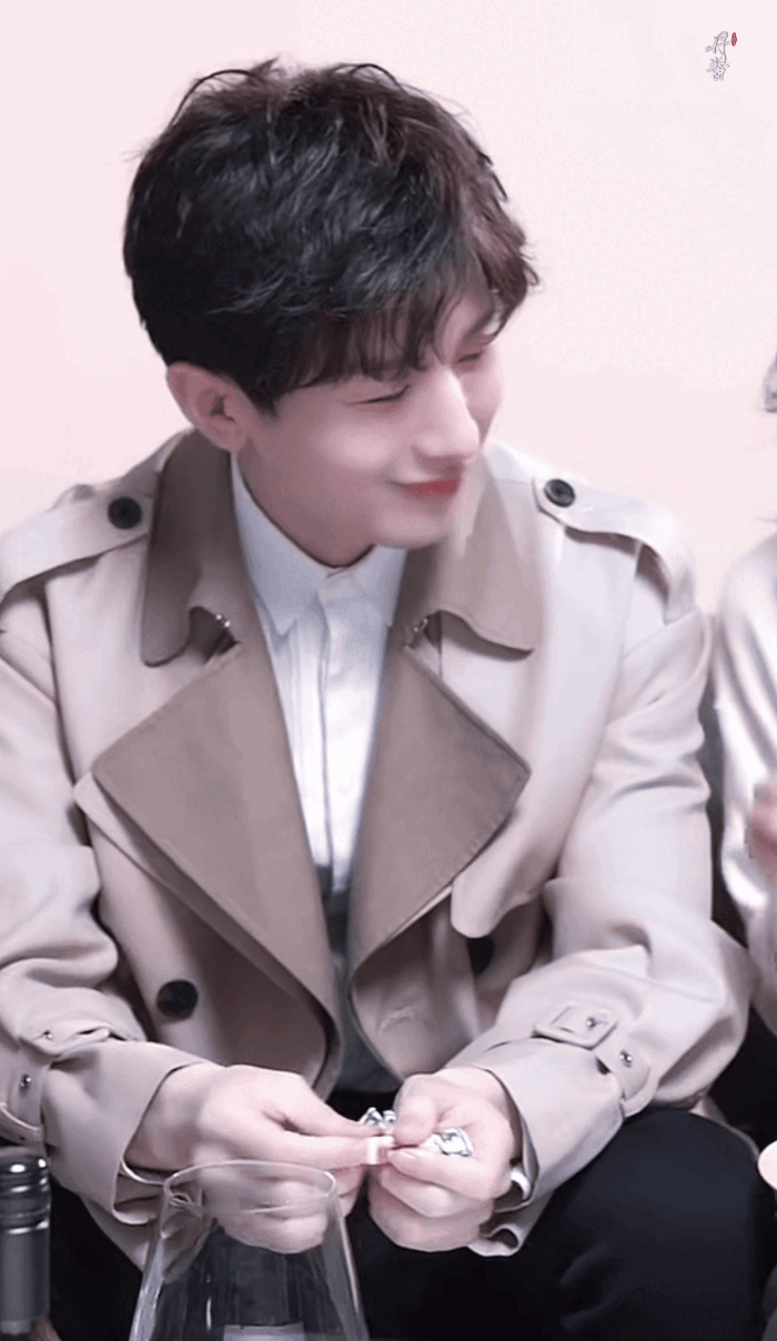 img-1743599837838006LZGIwgy1i02ka6p6mlg30u01fshed5c5ba64ba357a77b.gif