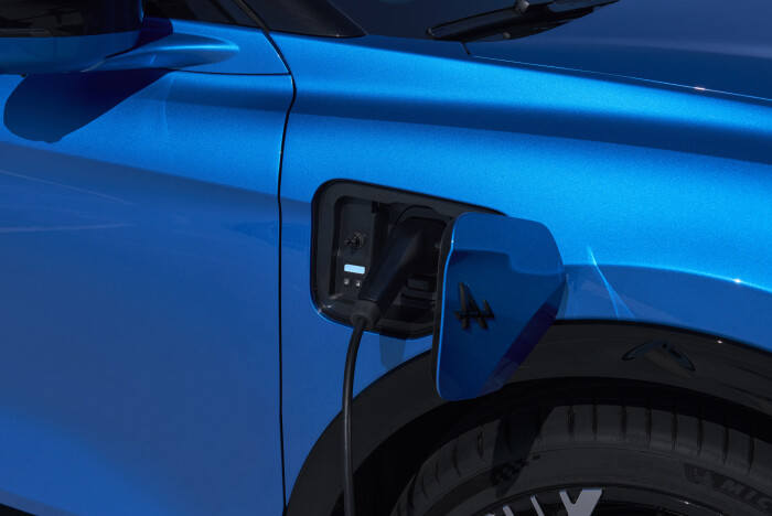 28_LOT2_CLOSEUP_EXTERIEURS_Ext_AlpineBleuVision_GTSBS1_Trappecharge3ouvertaveccable-noir03ece5b798d80e14.jpg