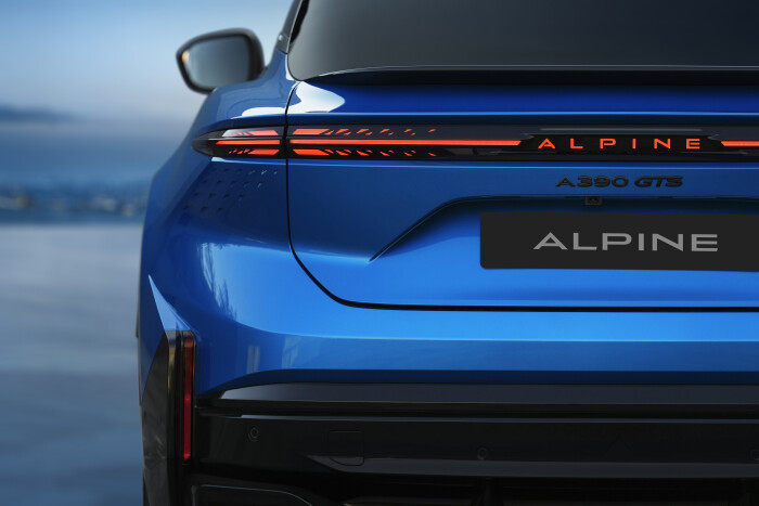 38_LOT2_CLOSEUP_EXTERIEURS_Ext_AlpineBleuVision_GTSBS1_FeuxarrieCreslongshutterspeedf6a9892dd153d5d4.jpg