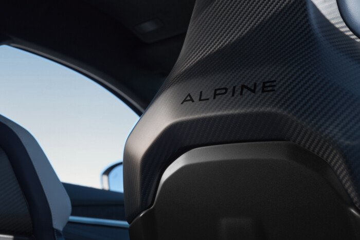 56_LOT3_CLOSEUP_INTERIEURS_Int_AlpineBleuVision_GTSBS1_Nappaleatherseatdetail4coquecarbonearrieCrecbd66b52b6904615.jpg