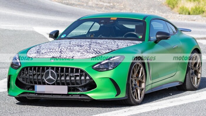 imgi_101_mercedes-amg-gt-coupe-2027-fotos-espia-2025109195-1752871237_612038fa2c32bad6f.jpeg
