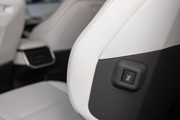 2027_Toyota_Highlander_Limited_MistyGray_004350792188d06511d.jpg