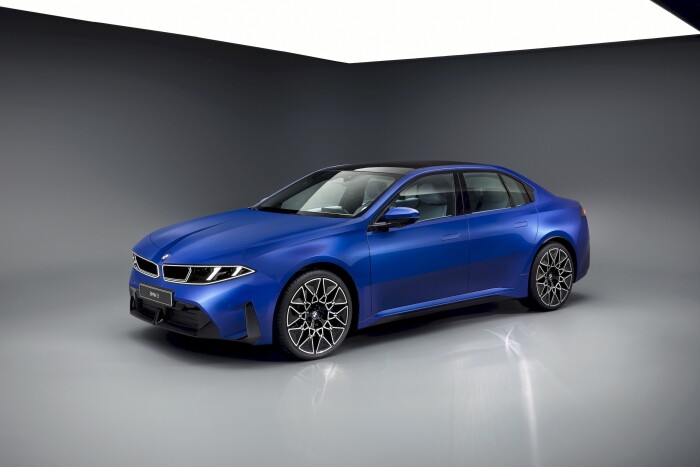 imgi_118_2027-bmw-i3-neue-klasse-shatters-competition-with-463-horsepower-and-up-to-560-miles-of-range_11d5f3f870ea13792.jpeg